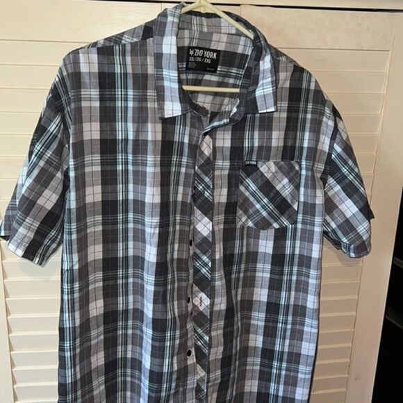 New York classic plaid button up - Picture 2 of 6